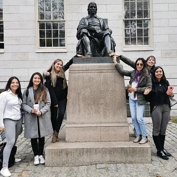 • Octubre de 2019 - Nace el programa Equity & Leadership